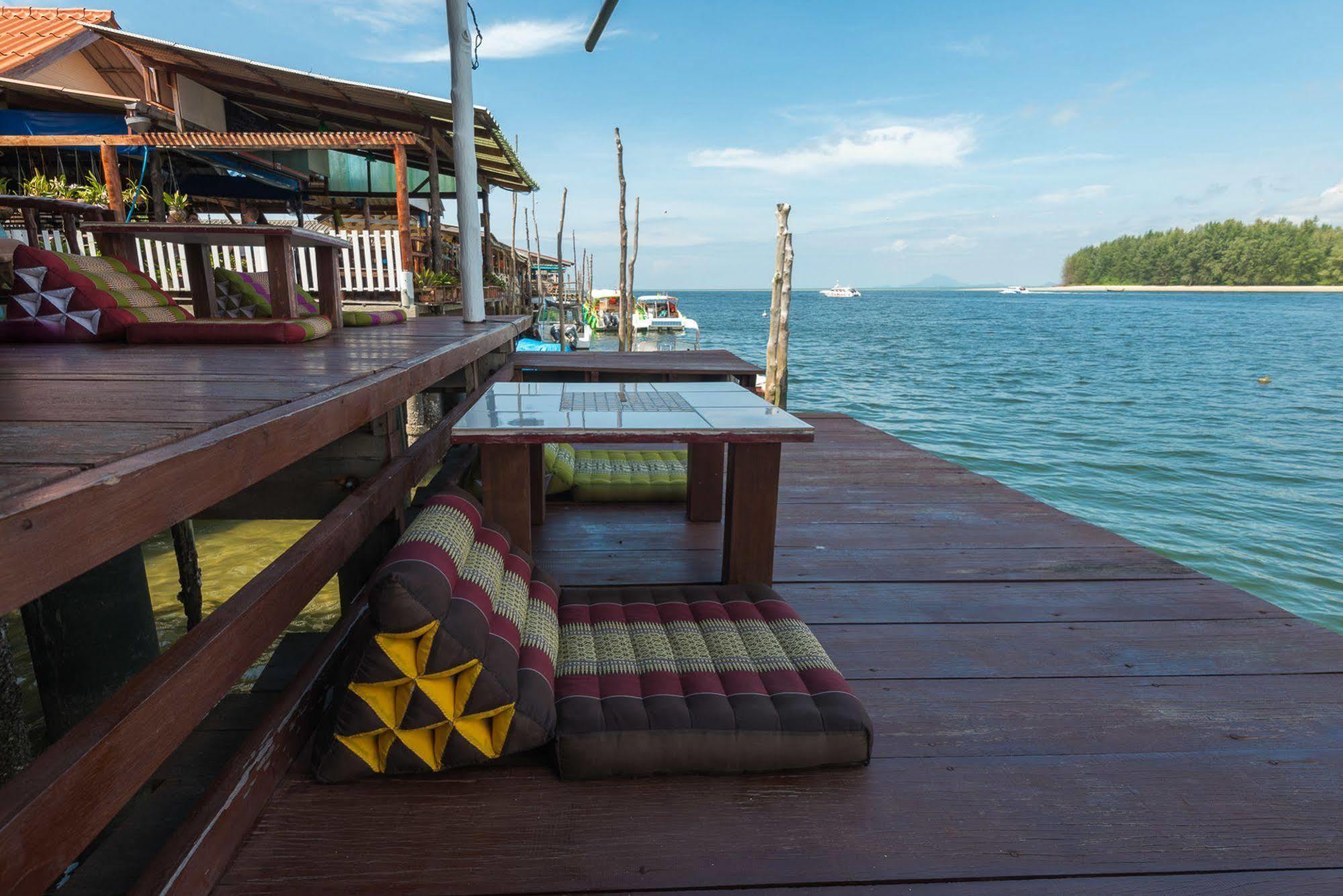 Sincere Hostel Bar And Bistro Ko Lanta Kültér fotó
