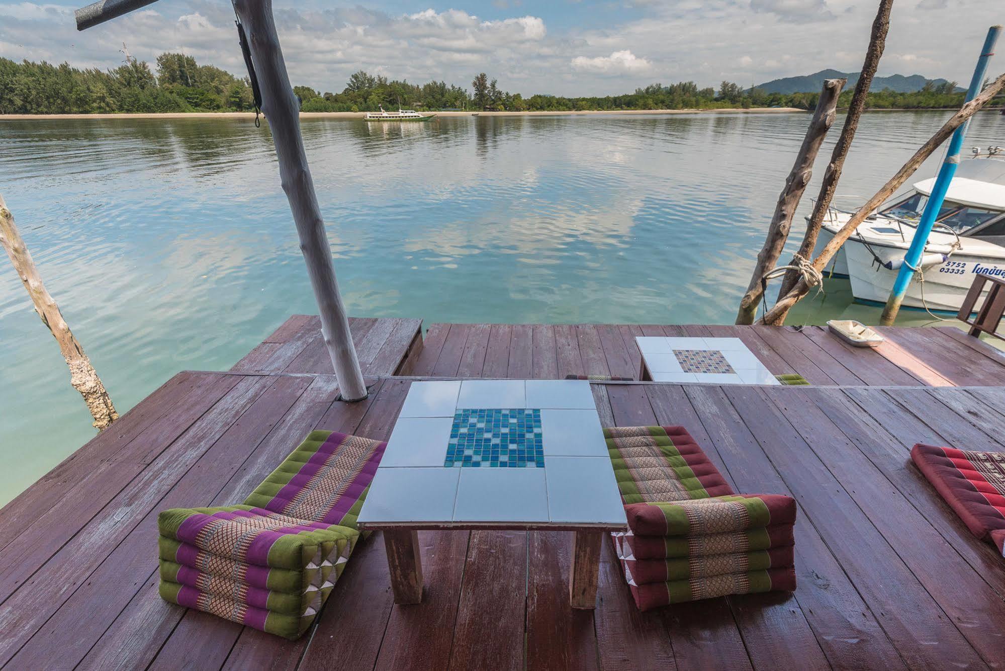 Sincere Hostel Bar And Bistro Ko Lanta Kültér fotó
